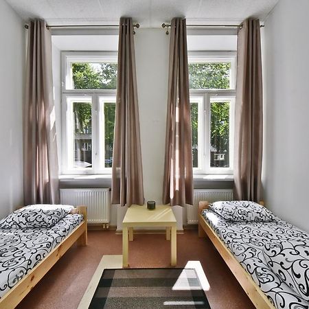 Laisves Avenue Hostel "Easy Kaunas" Zewnętrze zdjęcie