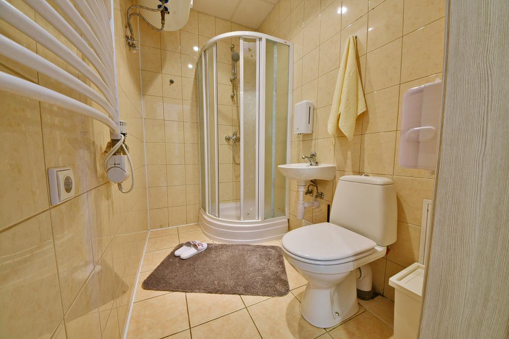 Laisves Avenue Hostel "Easy Kaunas" Zewnętrze zdjęcie
