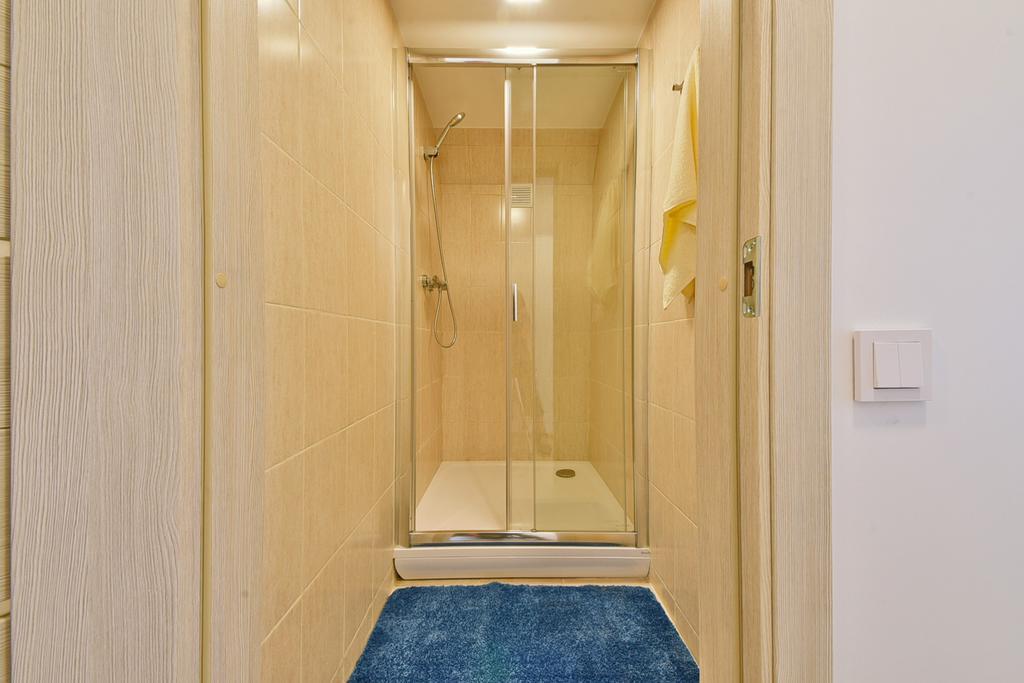 Laisves Avenue Hostel "Easy Kaunas" Zewnętrze zdjęcie